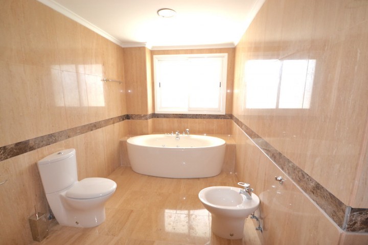 Penthouse avec 4 Chambres à Puerto Banús