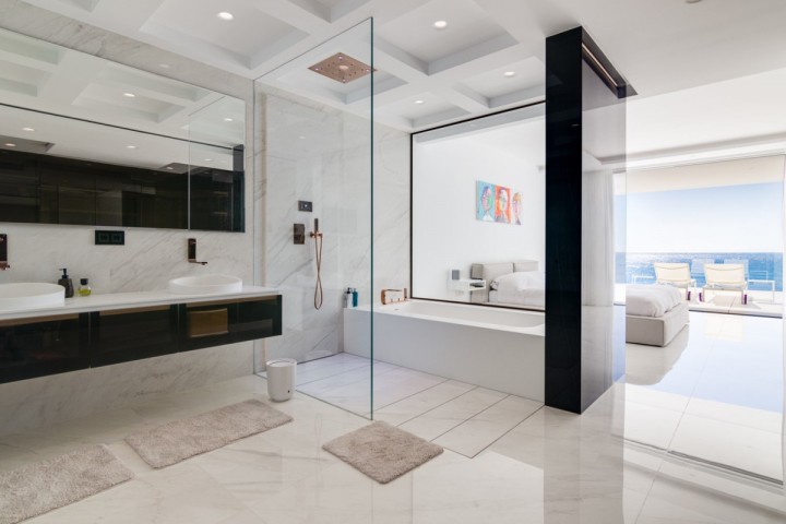 4 Bedroom Apartment in Estepona