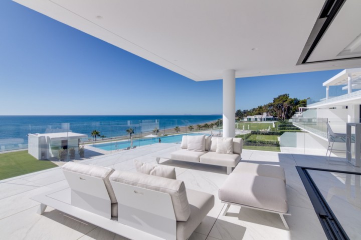 4 Bedroom Apartment in Estepona