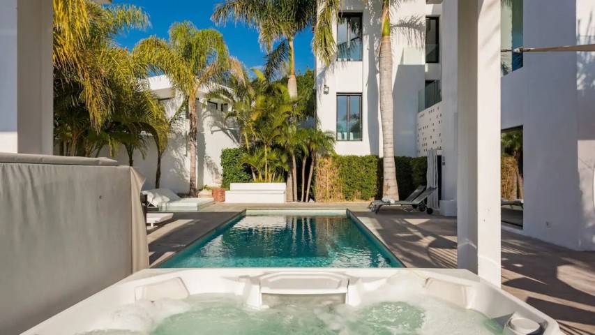 8 Bedroom Villa in Benahavís