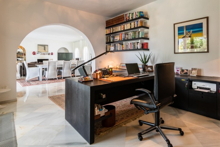 5 Bedroom Villa in Las Brisas