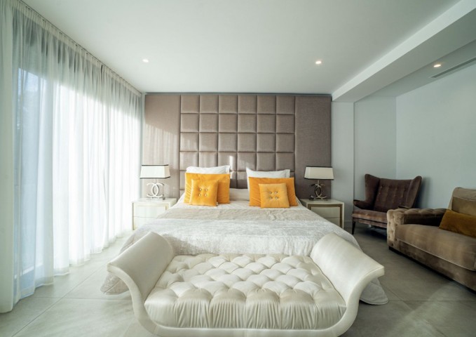 5 Bedroom Villa in Nueva Andalucía