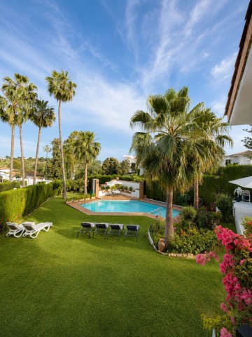 8 Bedroom Villa in El Paraiso