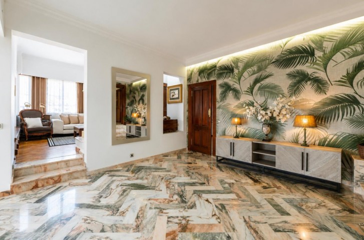 8 Bedroom Villa in El Paraiso