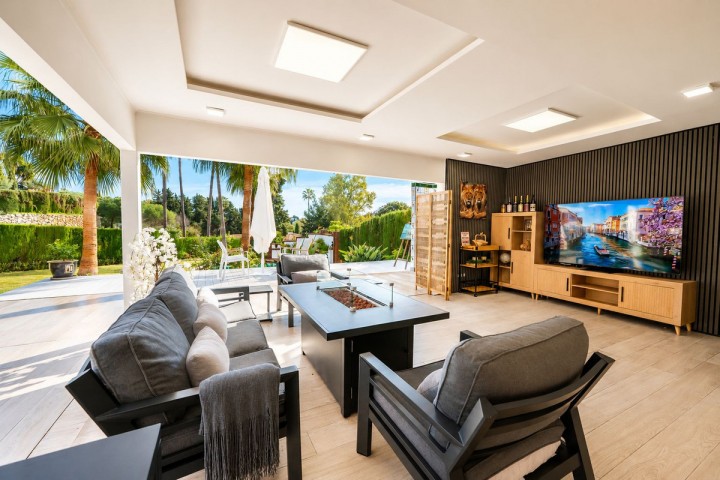 Villa con 8 Dormitorios  en El Paraiso