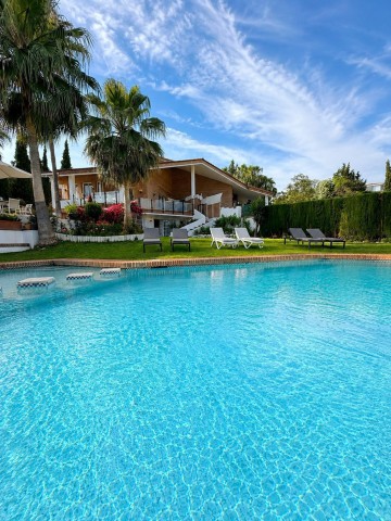 Villa con 8 Dormitorios  en El Paraiso