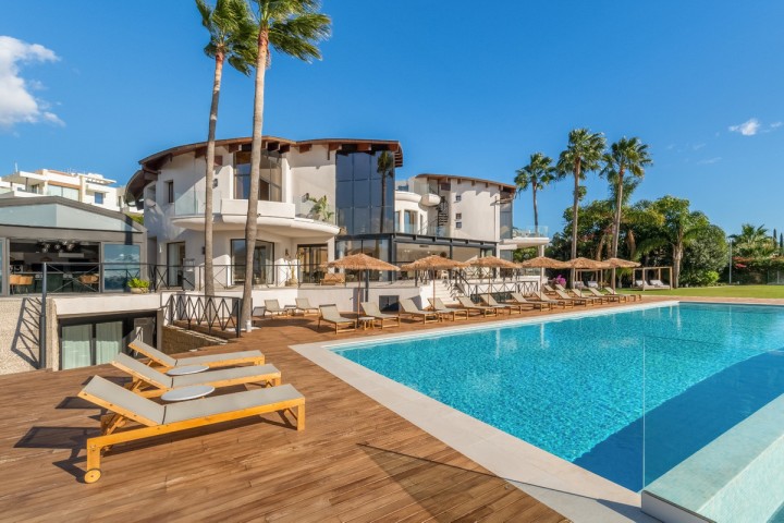 14 Bedroom Villa in Benahavís