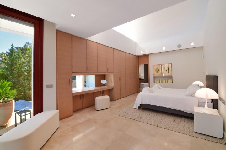 7 Bedroom Villa in Nueva Andalucía