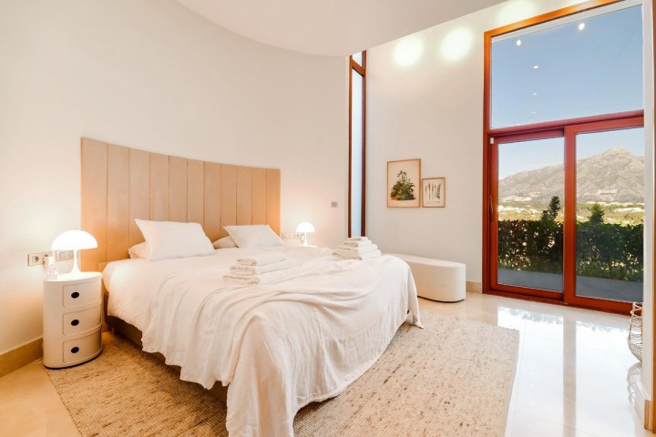 7 Bedroom Villa in Nueva Andalucía