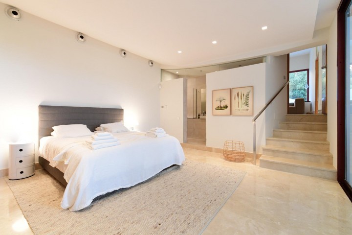 7 Bedroom Villa in Nueva Andalucía