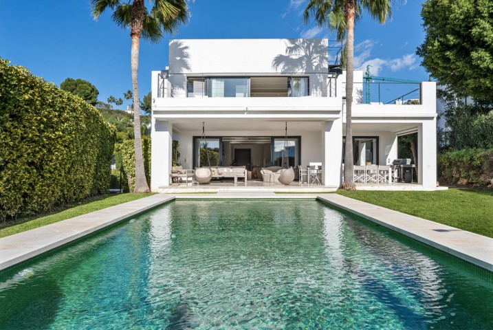 6 Bedroom Villa in Nueva Andalucía