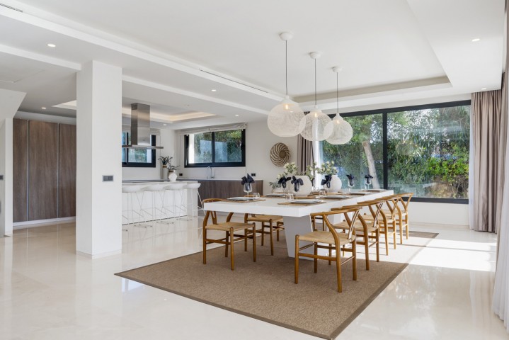 6 Bedroom Villa in Nueva Andalucía