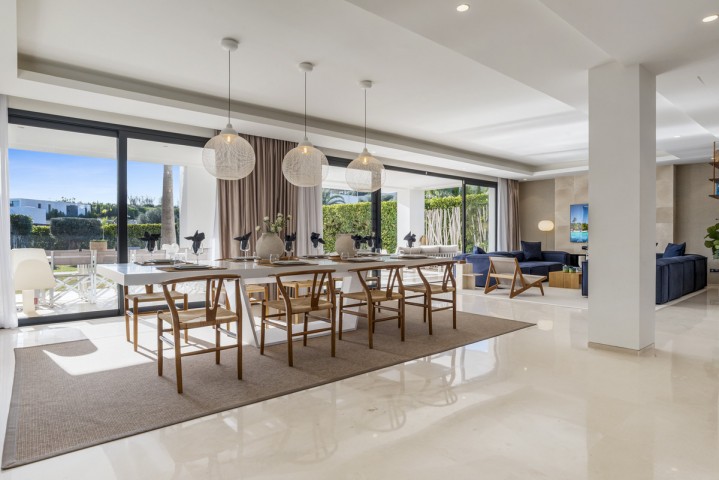 6 Bedroom Villa in Nueva Andalucía