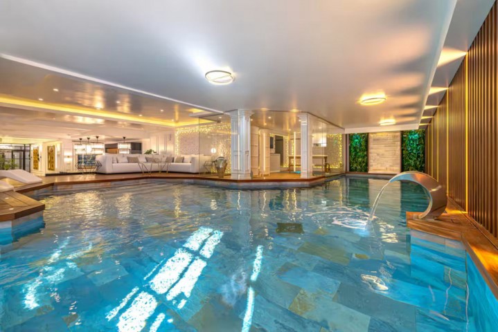 10 Bedroom Villa in Puerto Banús