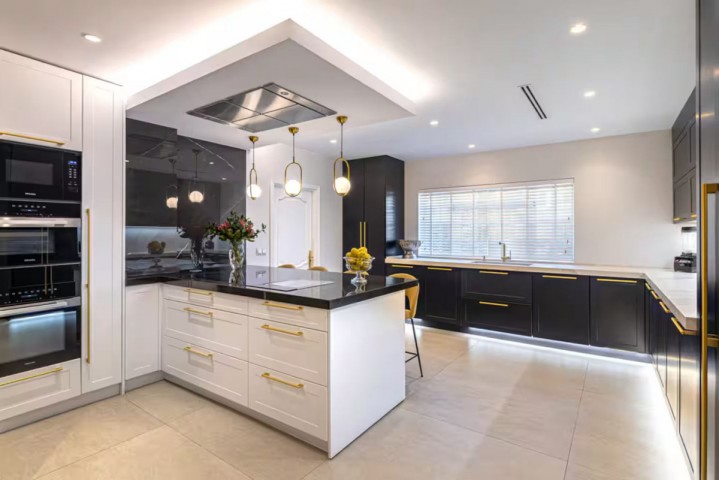 10 Bedroom Villa in Puerto Banús