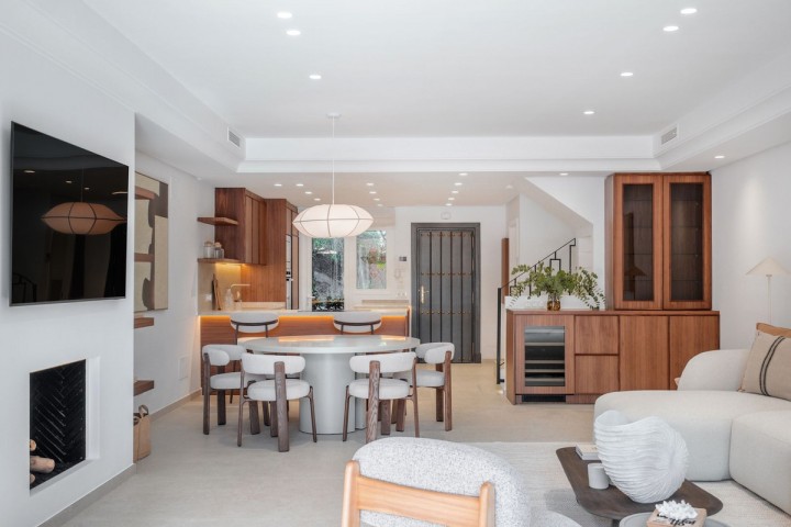 4 Bedroom Villa in The Golden Mile