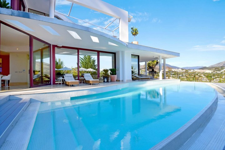 7 Bedroom Villa in Nueva Andalucía