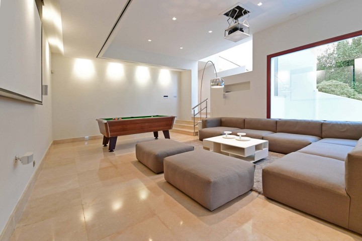 7 Bedroom Villa in Nueva Andalucía