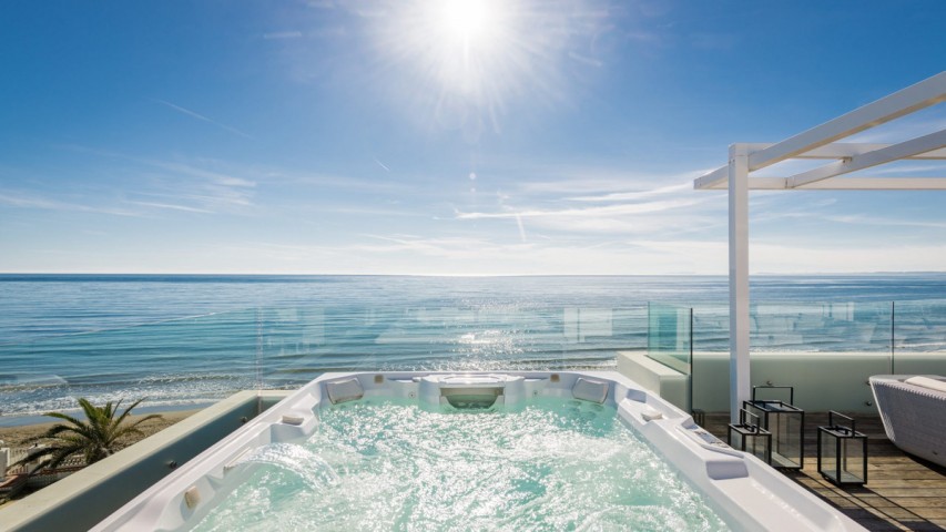 6 Bedroom Villa in Costabella