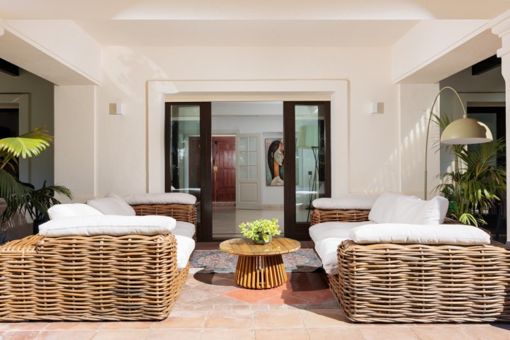 Villa avec 6 Chambres  à Guadalmina Baja