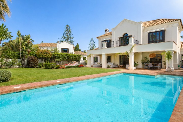 6 Bedroom Villa in Guadalmina Baja