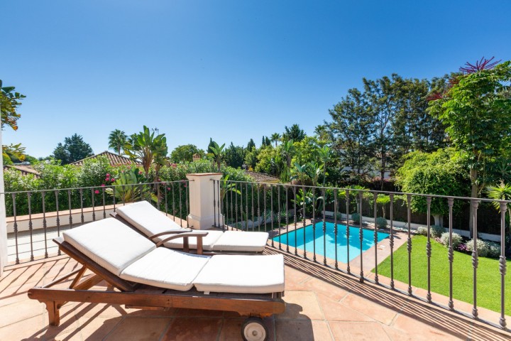 6 Bedroom Villa in Guadalmina Baja