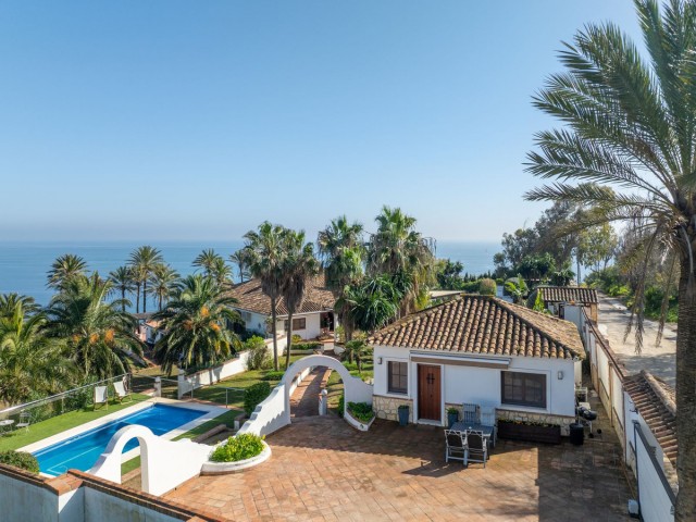 8 Bedroom Villa in Manilva