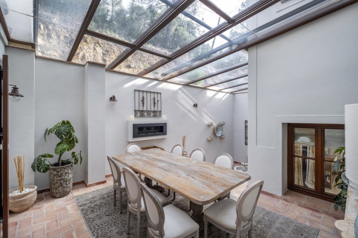 6 Bedroom Villa in El Madroñal