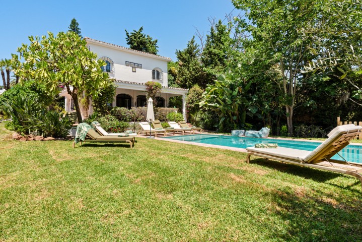 4 Bedroom Villa in Nueva Andalucía