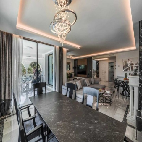 7 Bedroom Villa in Nueva Andalucía
