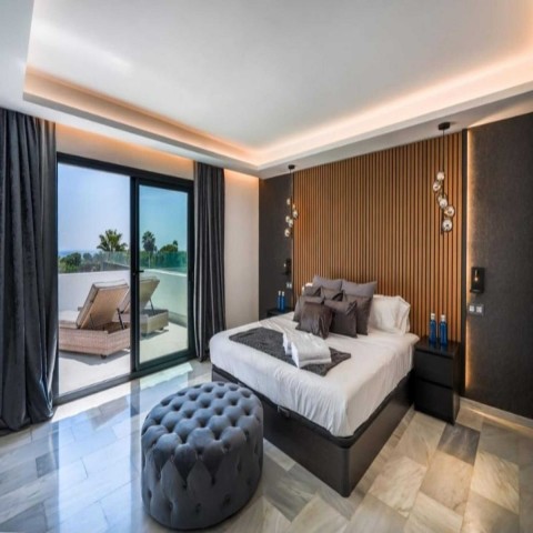 7 Bedroom Villa in Nueva Andalucía