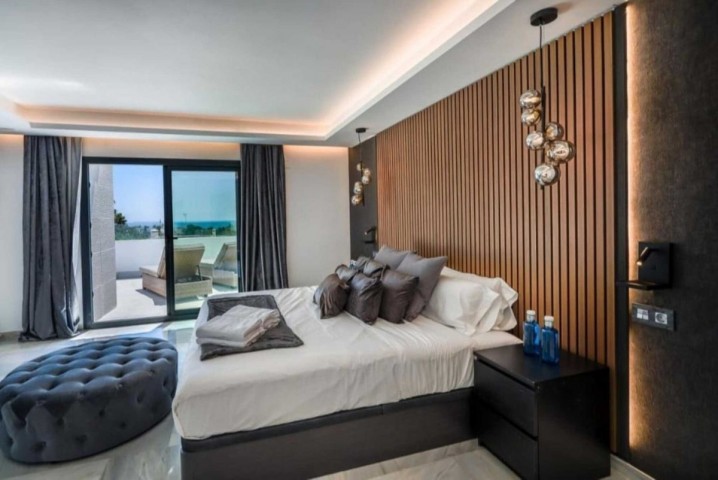7 Bedroom Villa in Nueva Andalucía
