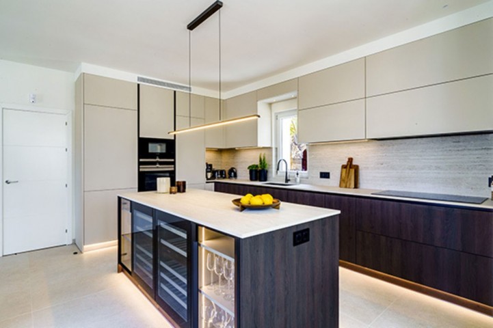6 Bedroom Villa in Nueva Andalucía