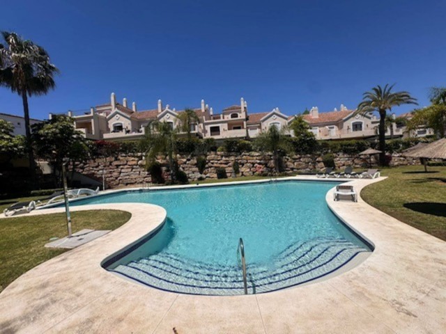 4 Bedroom Townhouse in El Paraiso