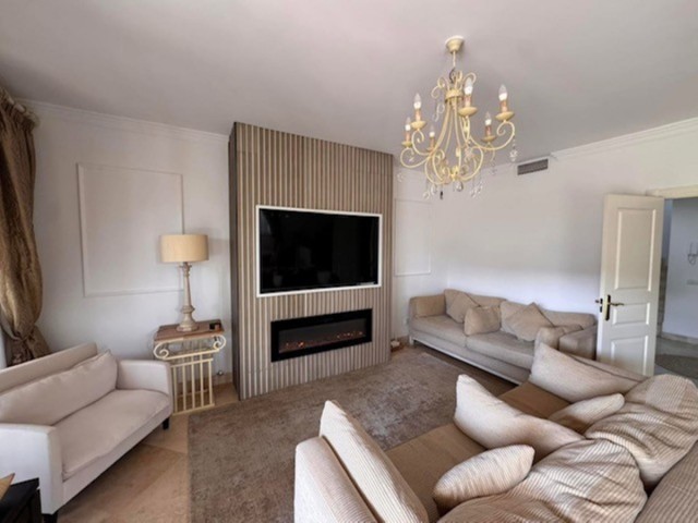 4 Bedroom Townhouse in El Paraiso