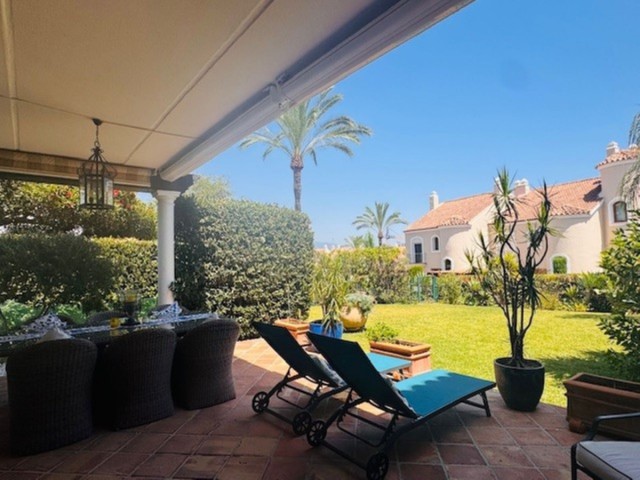 4 Bedroom Townhouse in El Paraiso