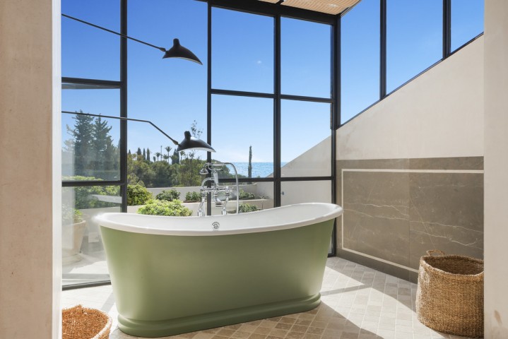 11 Bedroom Villa in The Golden Mile