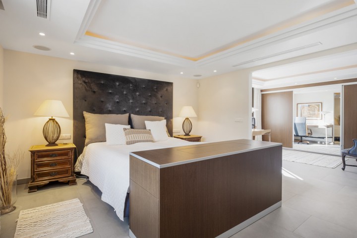 5 Bedroom Villa in Nueva Andalucía