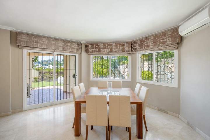 4 Bedroom Townhouse in Benahavís