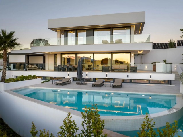 4 Bedroom Villa in Nueva Andalucía