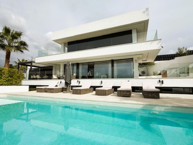 4 Bedroom Villa in Nueva Andalucía