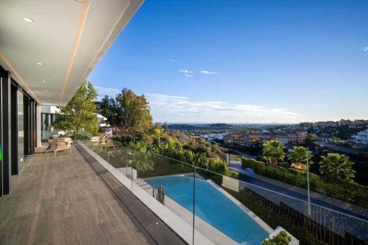 4 Bedroom Villa in Nueva Andalucía