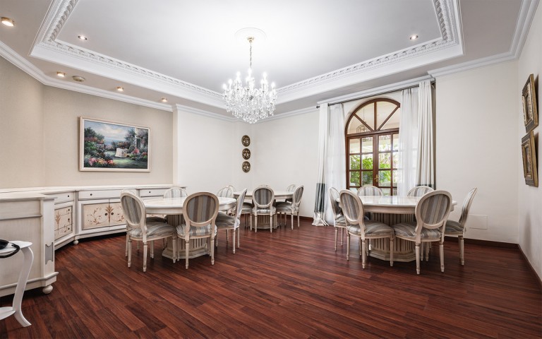 20 Bedroom Villa in The Golden Mile