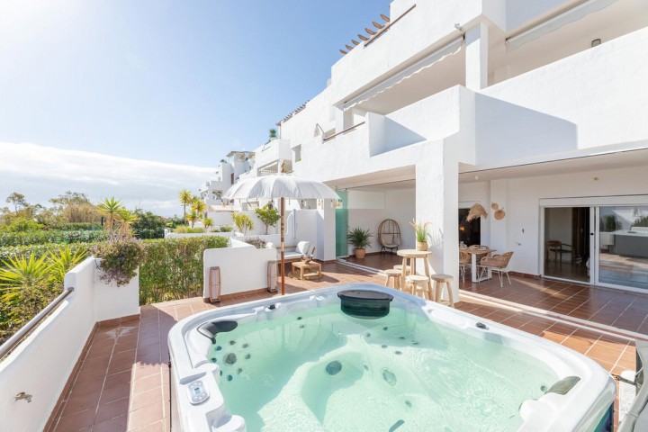 2 Bedroom Apartment in Estepona