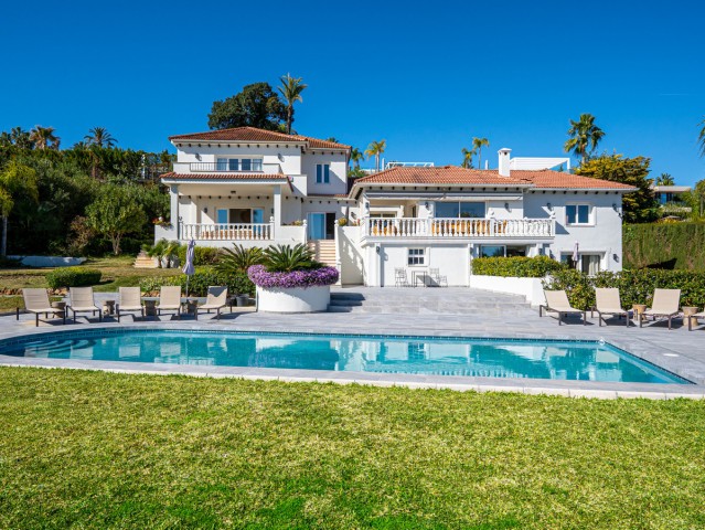 6 Bedroom Villa in Nueva Andalucía