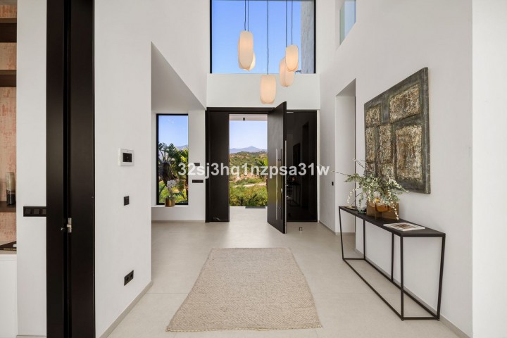 9 Bedroom Villa in Estepona