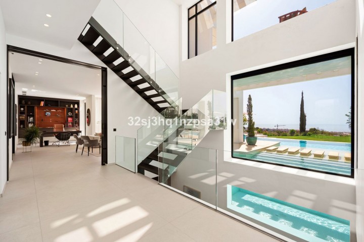 9 Bedroom Villa in Estepona