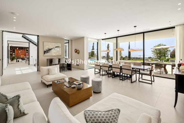 9 Bedroom Villa in Estepona