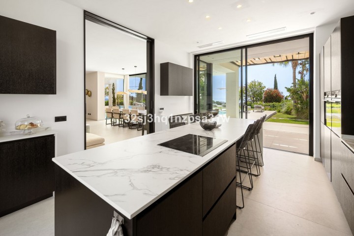9 Bedroom Villa in Estepona