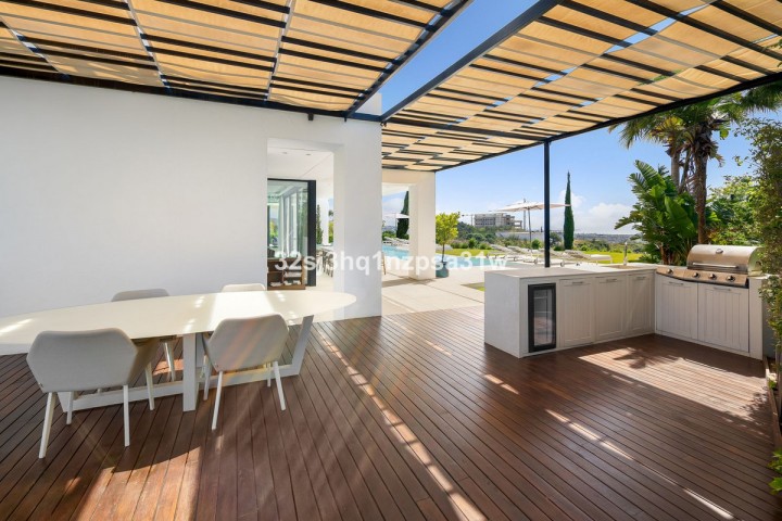 9 Bedroom Villa in Estepona